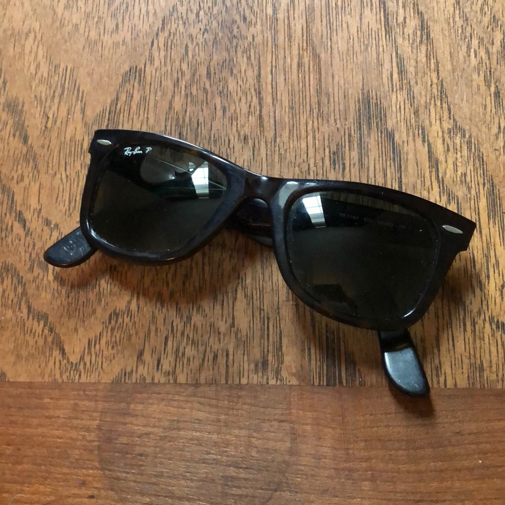 Men’s Ray-bans Wayfarer Tortoiseshell sunglasses